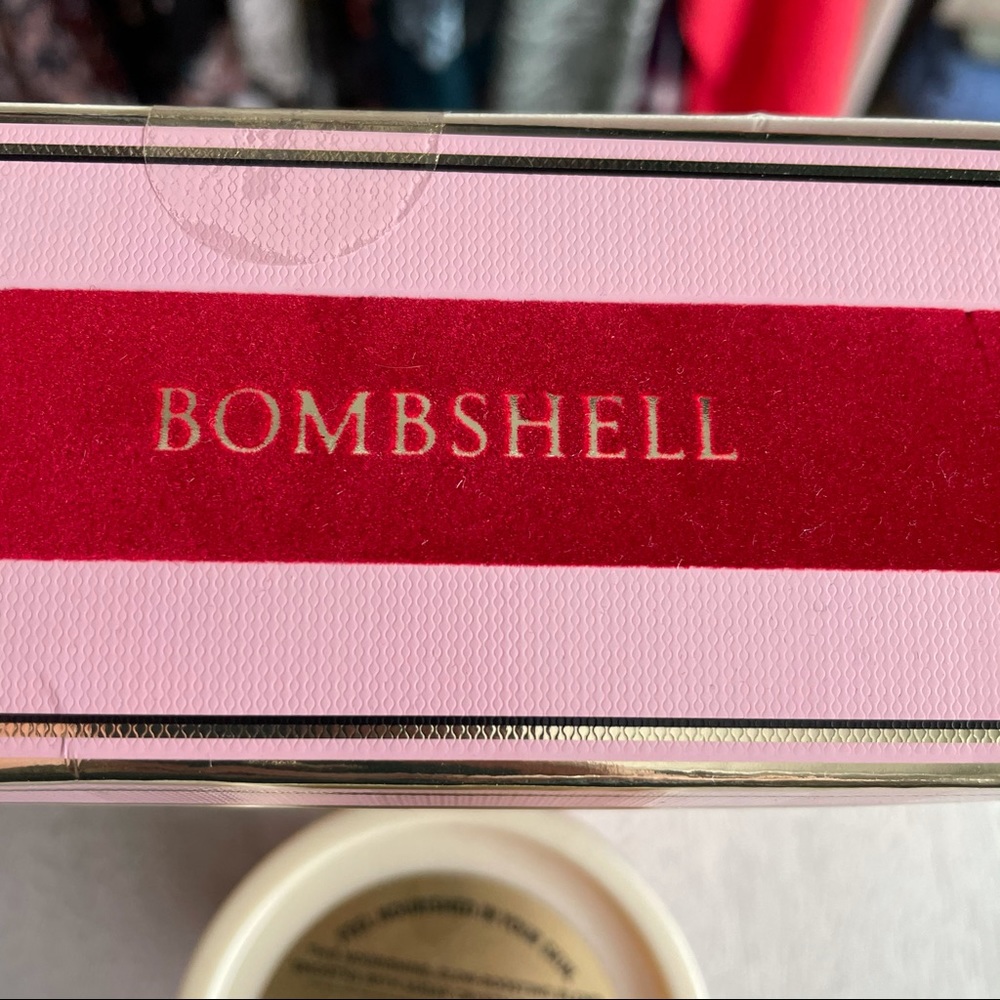 Victoria Secret Gift Set - Picture 4 of 5